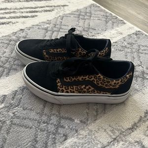 Vans Leopard print kids low top tennis shoes